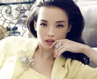 周星驰电影女演员_周星驰搭档过的女明星_90年代香港电影美女