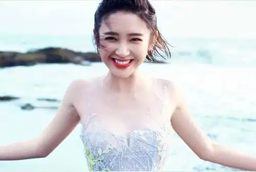 高圆圆迷人微笑_女明星的笑容_拥有迷人微笑的女星