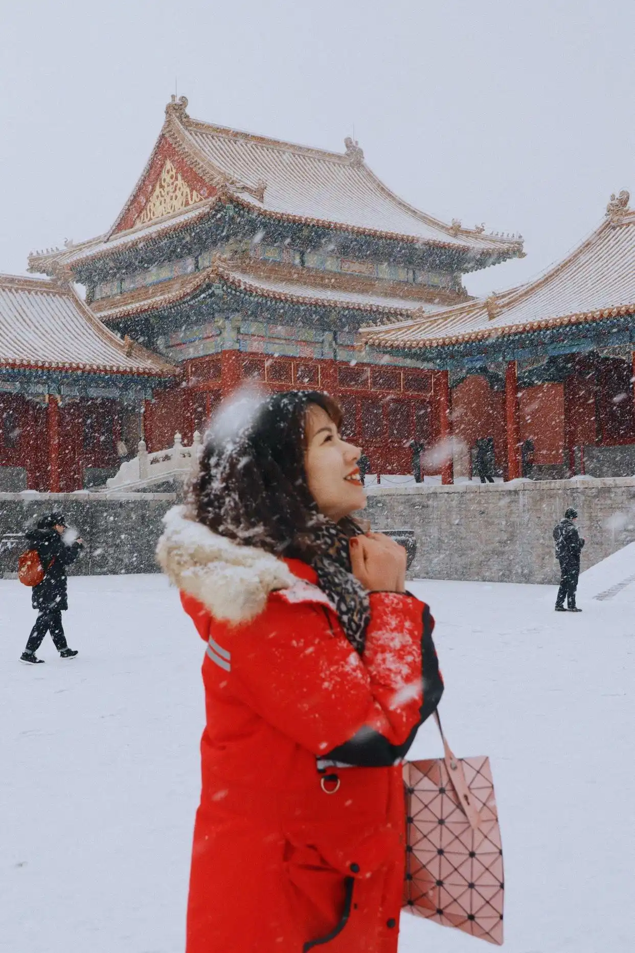 巩俐雪景照_女明星雪景写真_北京初雪明星照片